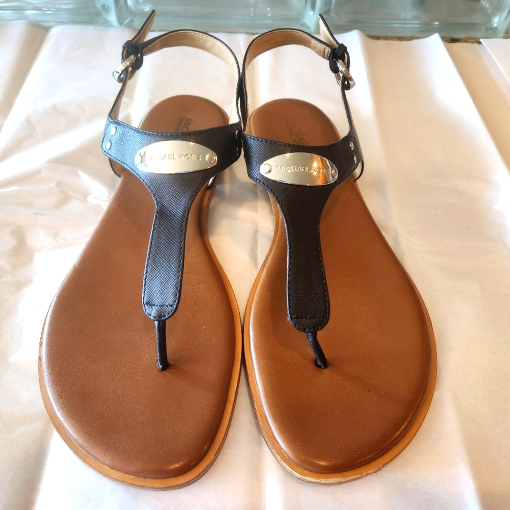 Michael Kors plate thong sandals Size 10M